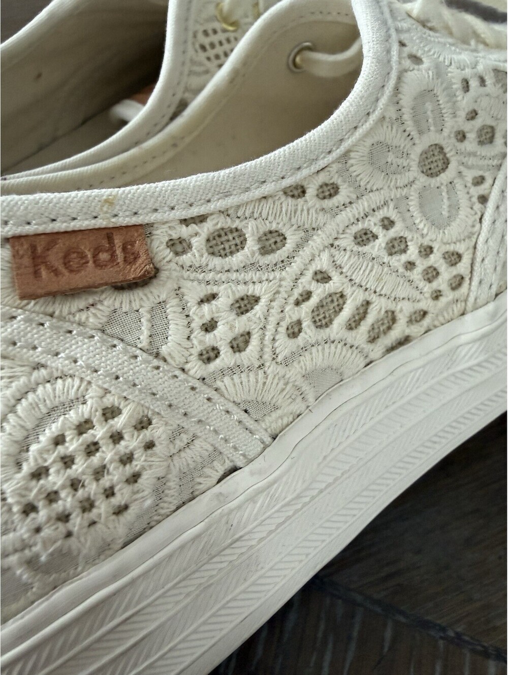 Keds Triple Crocheted Cream Sneakers Lacy Size 8 Comes With Box - Picture 7 of 8